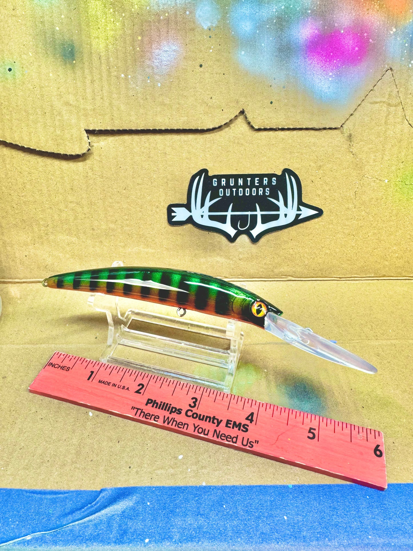 Walleye Deep Diver Hand-Painted Lure