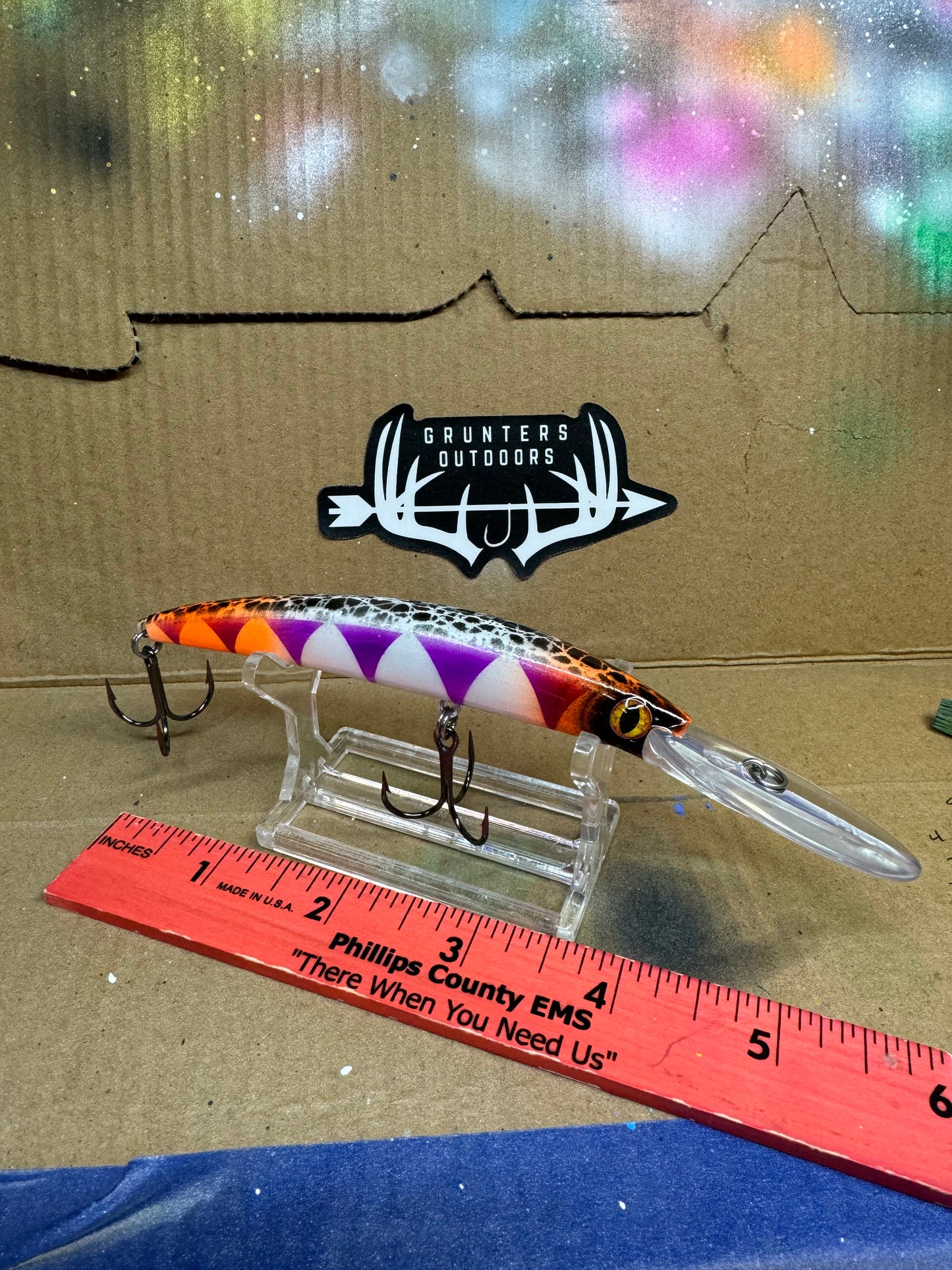 Walleye Deep Diver Hand-Painted Lure